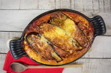 Bir tabakta ızgara musakka