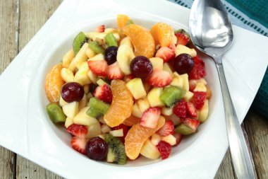 Taze meyve salatası.