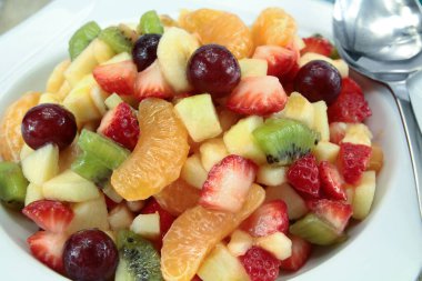 Taze meyve salatası.