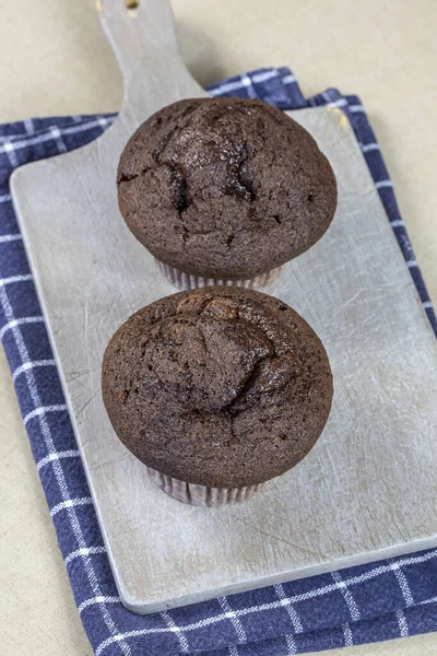 Bolo Chocolate Uma Mesa — Fotografia de Stock