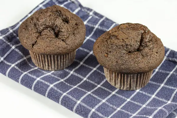 Deux Muffins Chocolat Sur Fond Blanc — Photo
