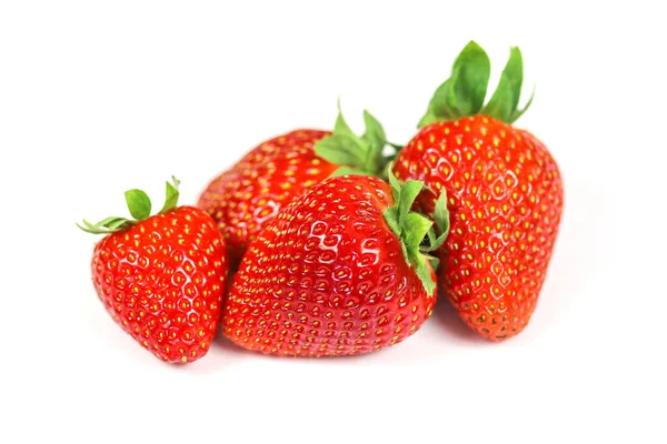 Mehrere Erdbeeren Auf Weißem Hintergrund Stockfoto