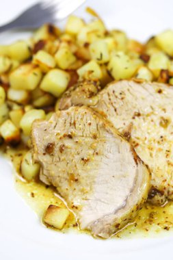 Hardal soslu domuz rostosu.