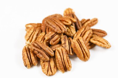 Beyaz arka planda ceviz