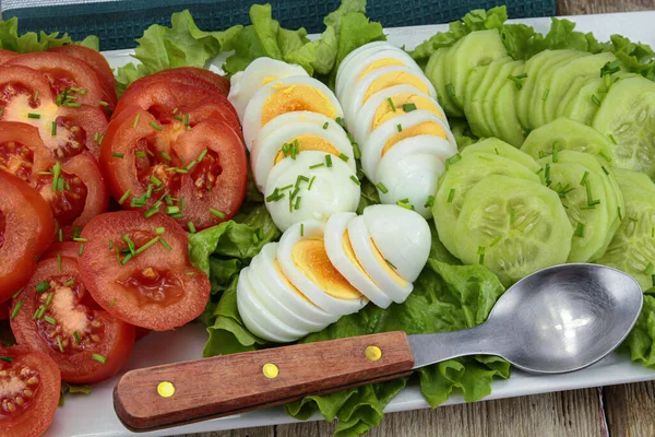Assiette Légumes Crus Oeuf Tomate Concombre — Photo