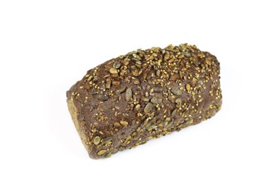 Beyaz arka planda tohumlu ekmek