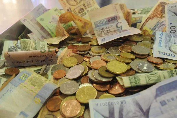 Mucchio Monete Banconote Diverse Valute — Foto Stock