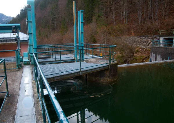 Uma Pequena Central Hidroeléctrica Nos Alpes Outono — Fotografia de Stock