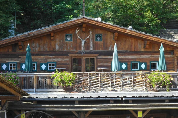 Une Cabane Montagne Dans Les Alpes Avec Balcon Bois — Photo