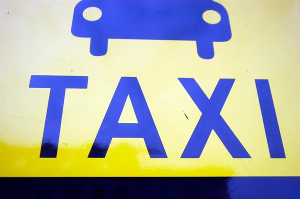 Žlutá Značka Taxi Piktogramem Auta — Stock fotografie