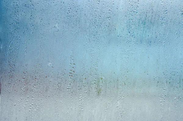 水滴滑落的室内湿窗 — 图库照片