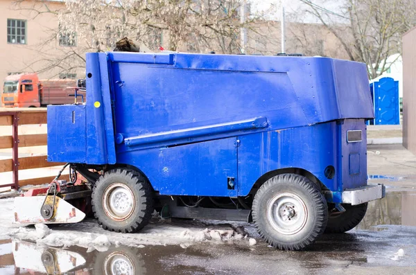 Máquina Para Limpar Neve Uma Pista Gelo — Fotografia de Stock