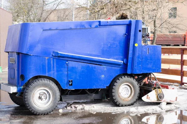 Máquina Para Limpar Neve Uma Pista Gelo — Fotografia de Stock