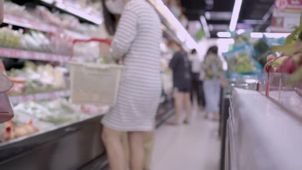 Blur Schot Mensen Slaan Voedsel Supermarkt Levensstijl Tijdens Gezelschap19 Corona — Stockvideo