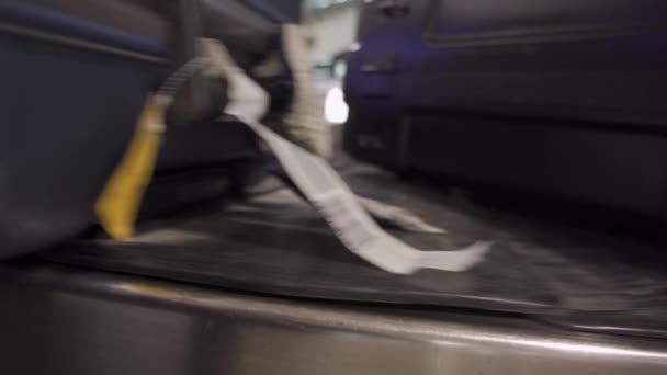 Μεταφερόμενος Ηλεκτρονικός Μεταφορέας Αποσκευών Στην Αίθουσα Αφίξεων Στον Τερματικό Σταθμό — Αρχείο Βίντεο