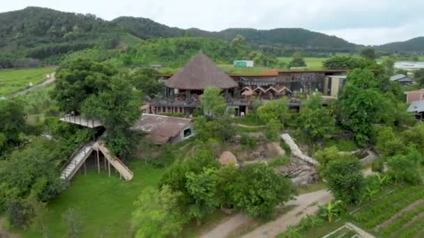 Drone Shot Orbiting Wood Club House Asia Life Living Farmers — Stock video