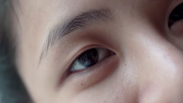 Movimiento Lento Extrema Cerca Los Ojos Femeninos Asiáticos Día Natural — Vídeos de Stock