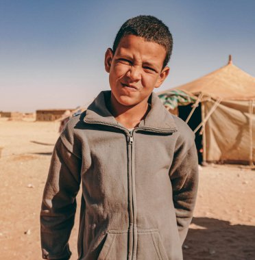 Kamptaki mülteci çocuk.