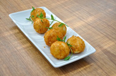 Lokantada morina kroket