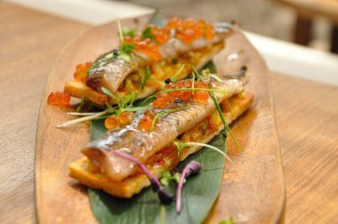 Bir restoranda ançüez tartartarı.