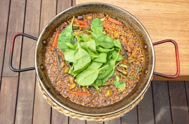 Lezzetli vejetaryen İspanyol paella