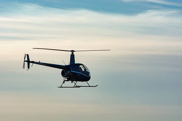 Piękny Helikopter Latający Tle — Zdjęcie stockowe