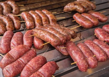 Barbekü, sosis pişirme