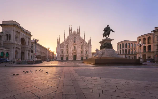 Praça Duomo no domingo de manhã — Fotografia de Stock