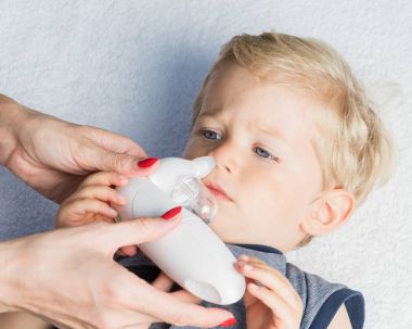 Temizlik Anne bebek çocuk burun