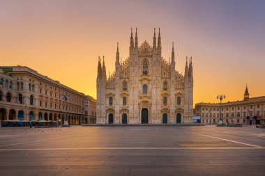 Gotik Katedrali Duomo Milan