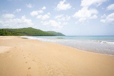 Güzel tropikal plaj uzun pozlama