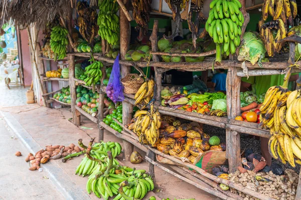 Obst Und Gemüsegeschäft Auf Dem Tropischen Marktplatz Auf Der Straße — Stockfoto