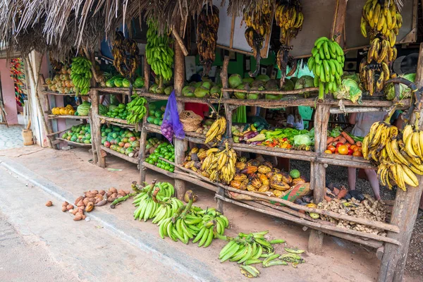Obst Und Gemüsegeschäft Auf Dem Tropischen Marktplatz Auf Der Straße — Stockfoto
