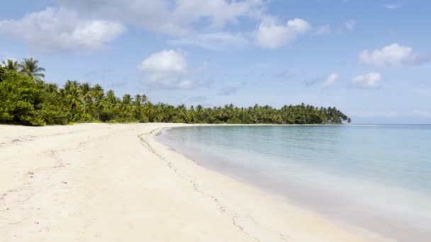 Fin utsikt över tropiska stranden — Stockvideo