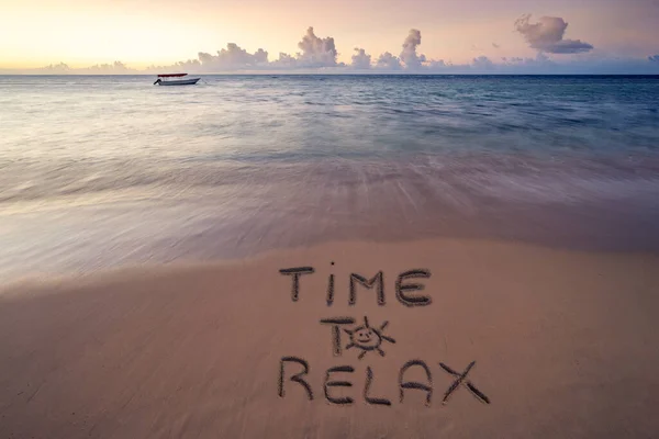 Handgeschriebene Zeit Zum Entspannen Sandstrand Bei Sonnenuntergang Relax Und Sommerkonzept — Stockfoto