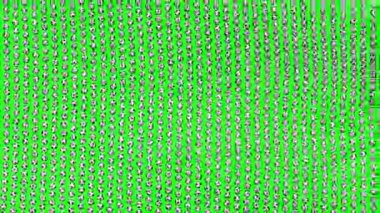 Kumaş bayrak oluşturan futbol topları. İlmekledi video. Yeşil ekran.