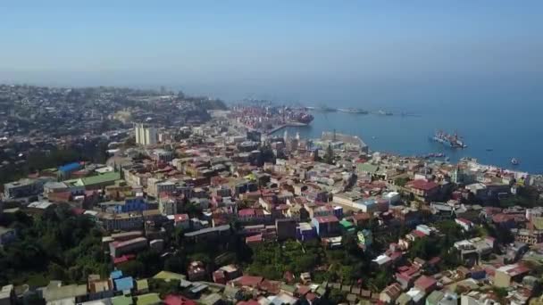 Barevné Domy Chaty Kopcích Letecký Pohled Drone Záběry Valparaiso Chile — Stock video