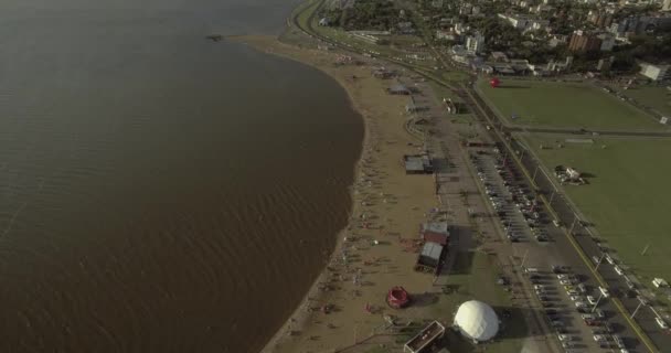 パラグアイに位置する東部都市の中心部の空中ビュー — ストック動画