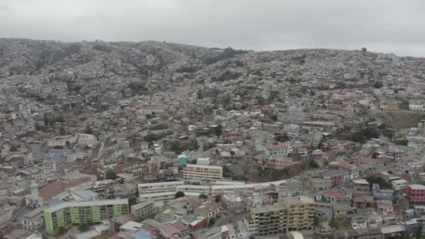 Valparaso Chili Près Maisons Familiales Colorées Sur Colline Dans Centre — Video