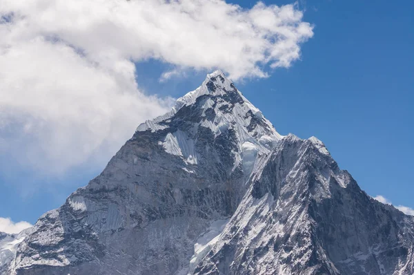 Ama Dablam tepe görünümü, herhangi bir zamanda bölge