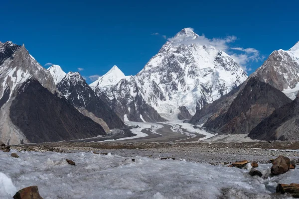 Hermosa montaña K2 y pico Ángel, K2 trek — Foto de Stock