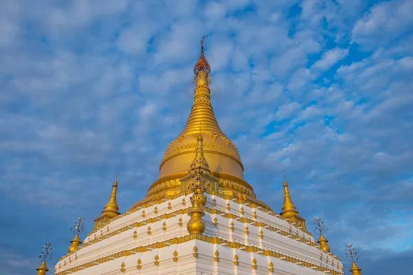 Traditional style pagoda in Sagaing region, Mandalay city — Stock Photo, Image