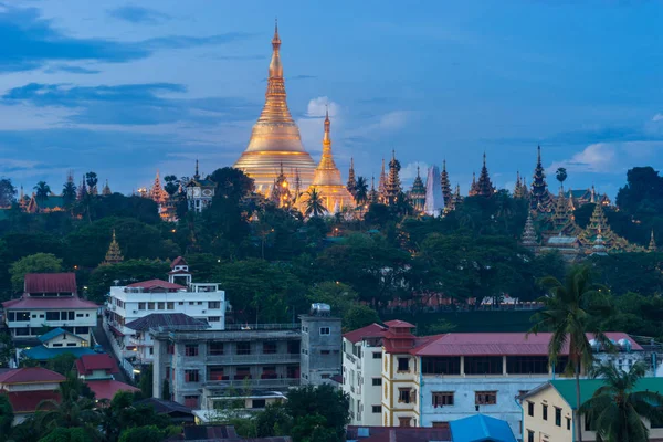 Shwedagon pagoda in the night landmark of Yangon, Myanmar — Stock Photo, Image