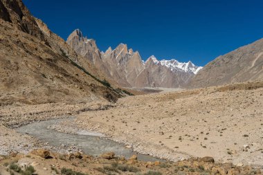 Trango kule aile, Lobsang spire ve nehir, K2 trek, Pakistan