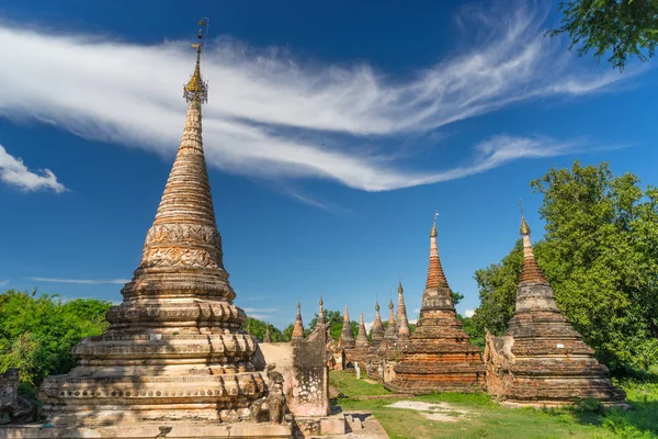 Gamla pagoderna på Inwa ancient city, Mandalay, Myanmar — Stockfoto