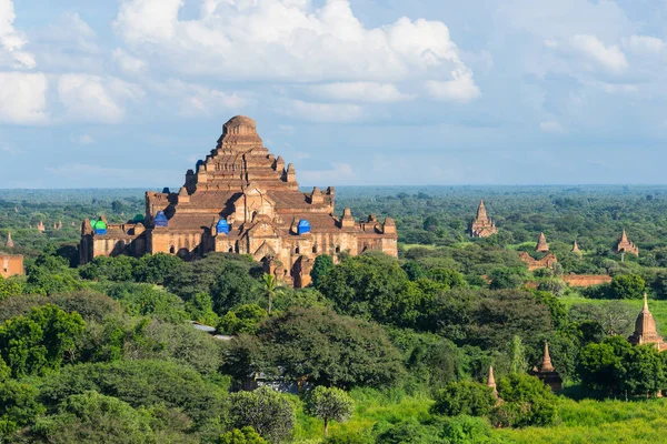 Dhammayangyi pagoda återuppbyggnad efter stora jordbävning, Bagan, — Stockfoto