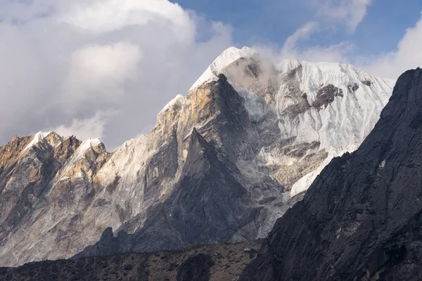 Lobuche east mountain peak, Everest region — Stock Photo, Image