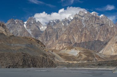 Doku Passu katedral tepe, Hunza Vadisi, Gilgit, Pakistan
