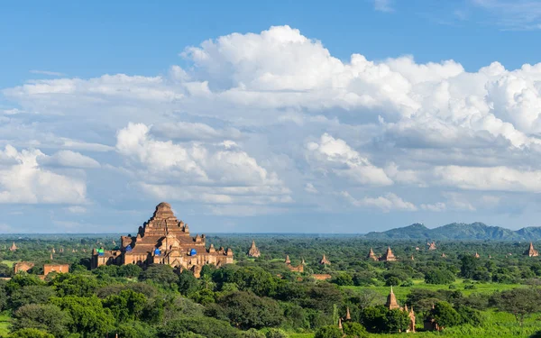 Panoramautsikt över landskapet i Bagan antika staden, Mandalay, Myanmar — Stockfoto