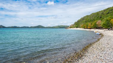 Yaz teknelerle, Pattaya, Chonburi, Tayland Koh Kham beach